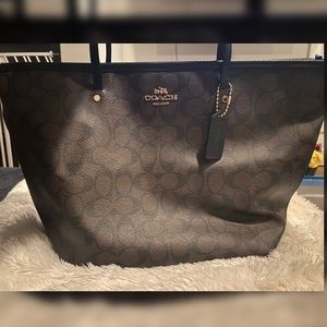 Coach Leather City Zip Tote